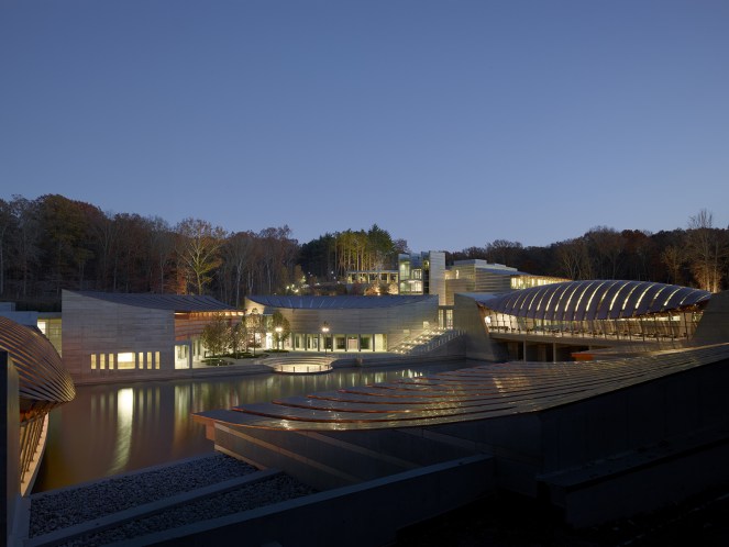 09_Crystal-Bridges_View-of-project-at-dusk-2-reduced Credit Timothy Hursley.jpg