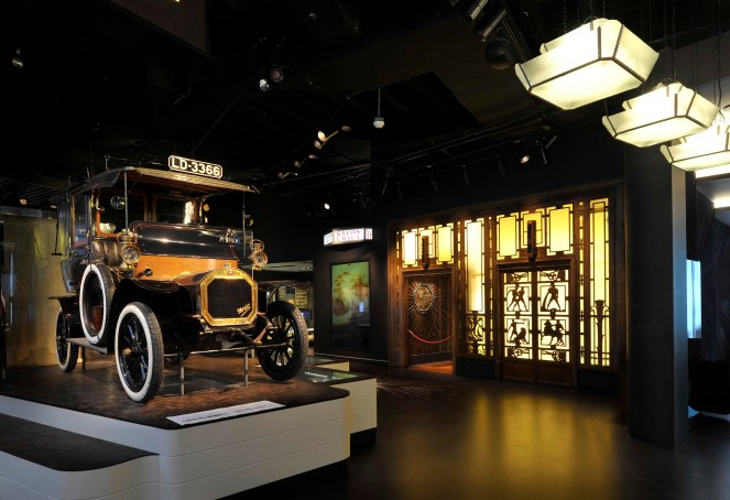 People's City gallery and Selfridge's lifts © Museum of London