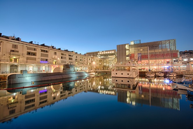 Galata Museo del Mare esterni notturno.jpg